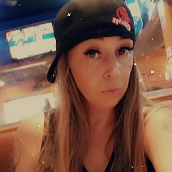 Meet your Posher, Shawna - Picture 1 of 2